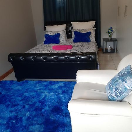 Ruros Guest House Kempton Park Exterior photo