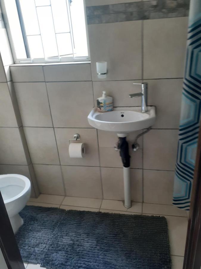 Ruros Guest House Kempton Park Exterior photo