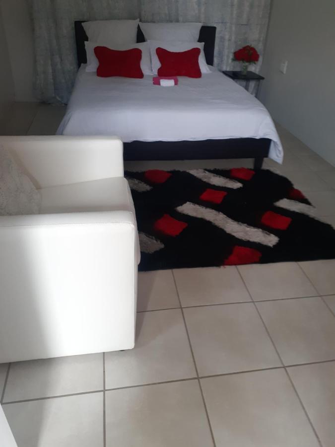 Ruros Guest House Kempton Park Exterior photo