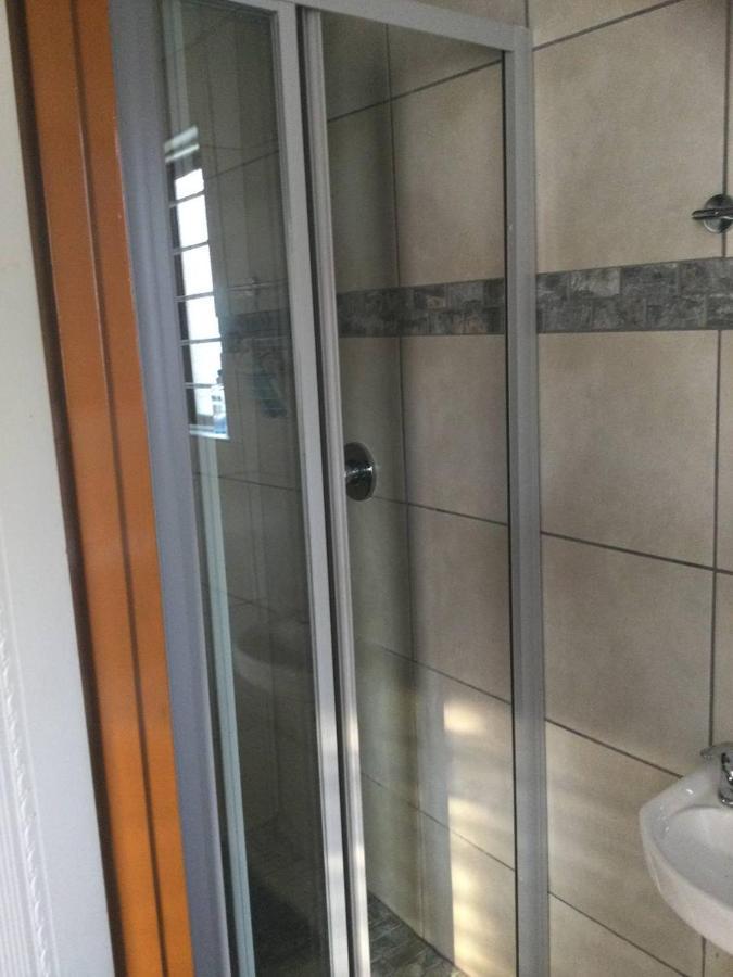 Ruros Guest House Kempton Park Exterior photo
